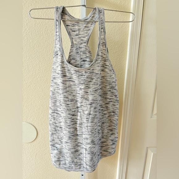 Lululemon Essential Tank in Tiger Space Dye Black White - Size 6 - Picture 6 of 9
